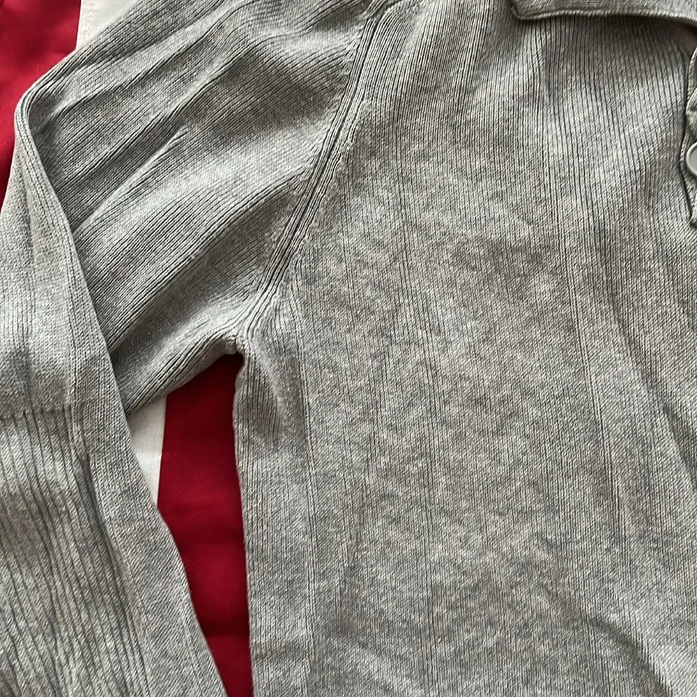 GAP sweater w high collar - Picture 4 of 14